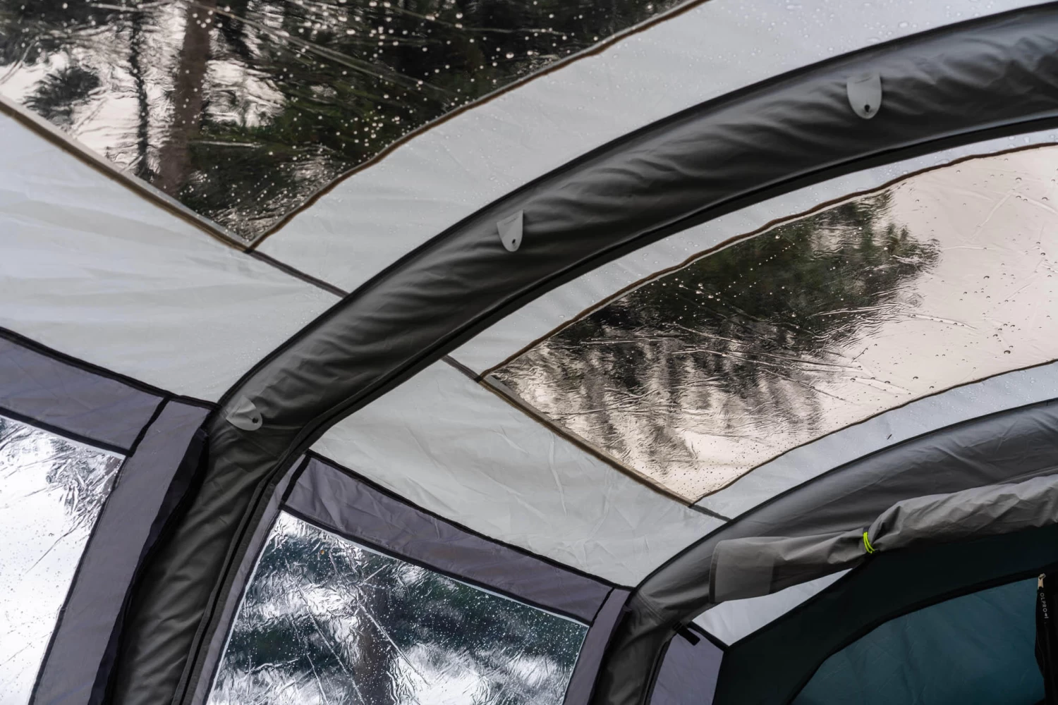 OLPRO Blakedown Breeze 4 Berth Inflatable Tent 7 OLPRO Blakedown Breeze 4 Berth Inflatable Tent - Image 7